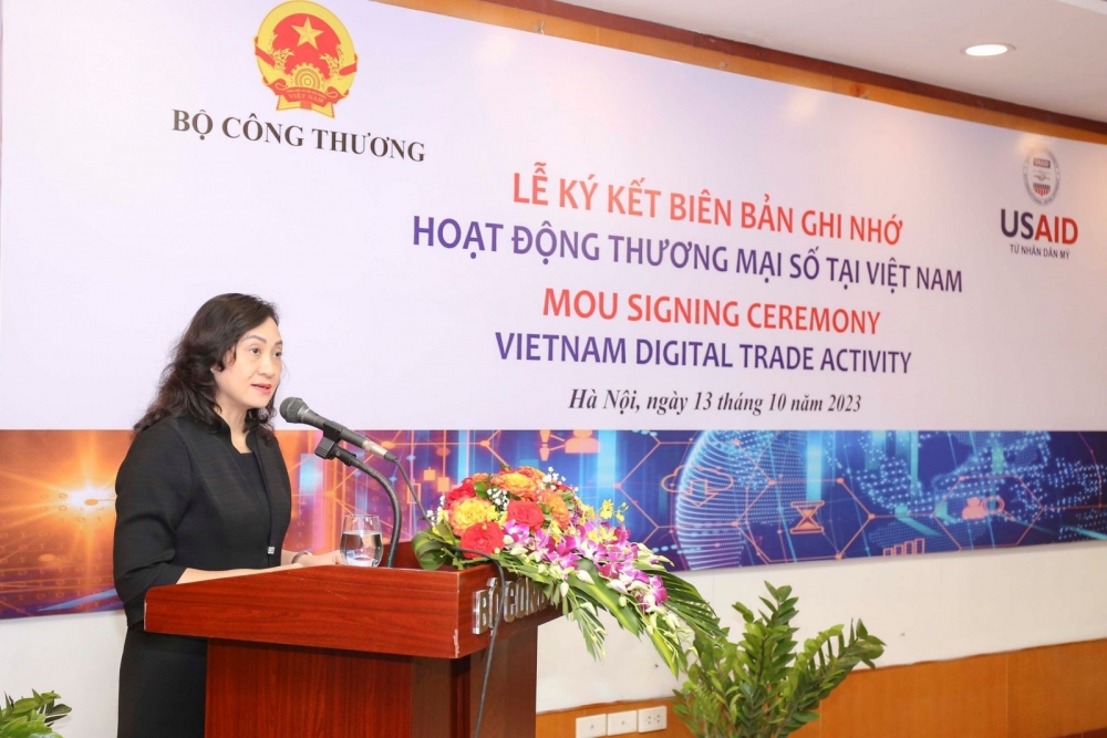Phát triển hoạt động thương mại số tại Việt Nam Phát triển hoạt động thương mại số tại Việt Nam