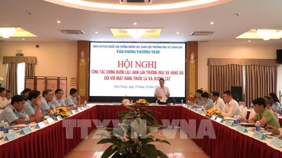 Gần 1 nghìn vụ việc liên quan đến buôn lậu thuốc lá và đường cát trong năm 2023