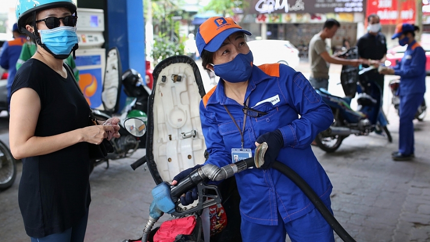 Rút ngắn thời gian điều chỉnh giá xăng dầu từ 15 xuống 10 ngày