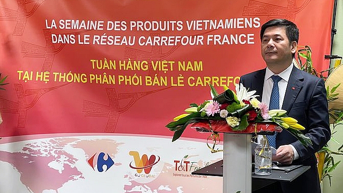 Cầu nối đưa hàng Việt Nam đến gần hơn với người dân Pháp