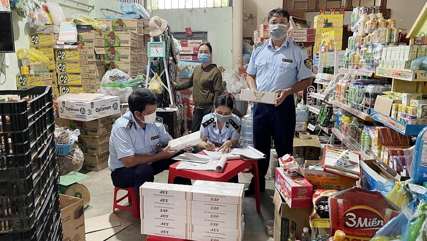 Ninh Thuận: Ra quân triệt phá hàng lậu, hàng giả, bảo vệ thị trường dịp cuối năm