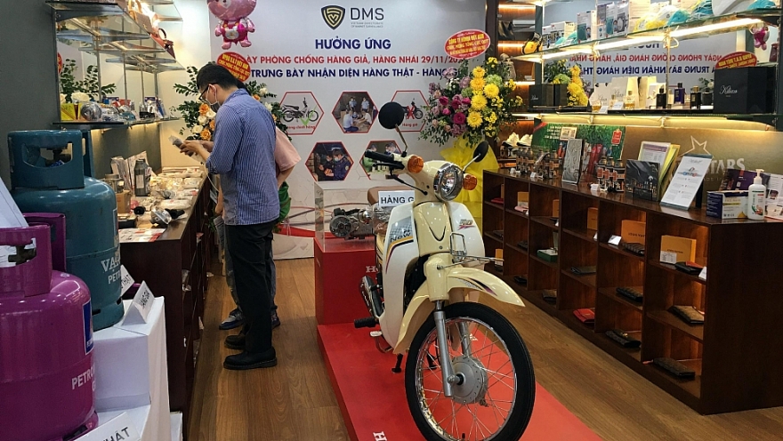 Phòng Trưng bày nhận diện hàng thật - hàng giả quy tụ hàng trăm sản phẩm