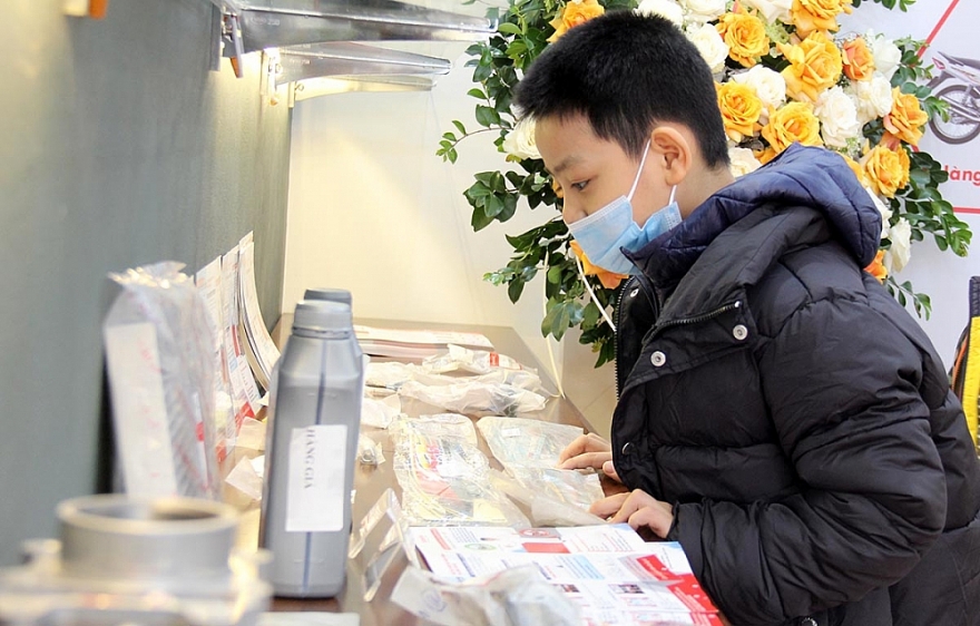 Hàng trăm lượt tham quan trong ngày đầu mở cửa Phòng Trưng bày nhận diện hàng thật - hàng giả