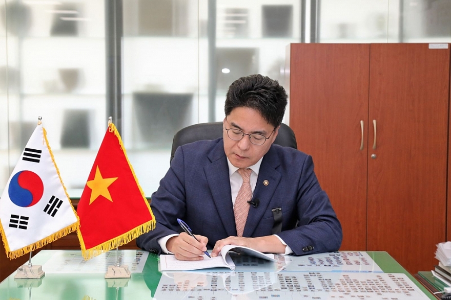 Ký kết trao đổi dữ liệu xuất xứ điện tử giữa Việt Nam – Hàn Quốc Ký kết trao đổi dữ liệu xuất xứ điện tử giữa Việt Nam – Hàn Quốc