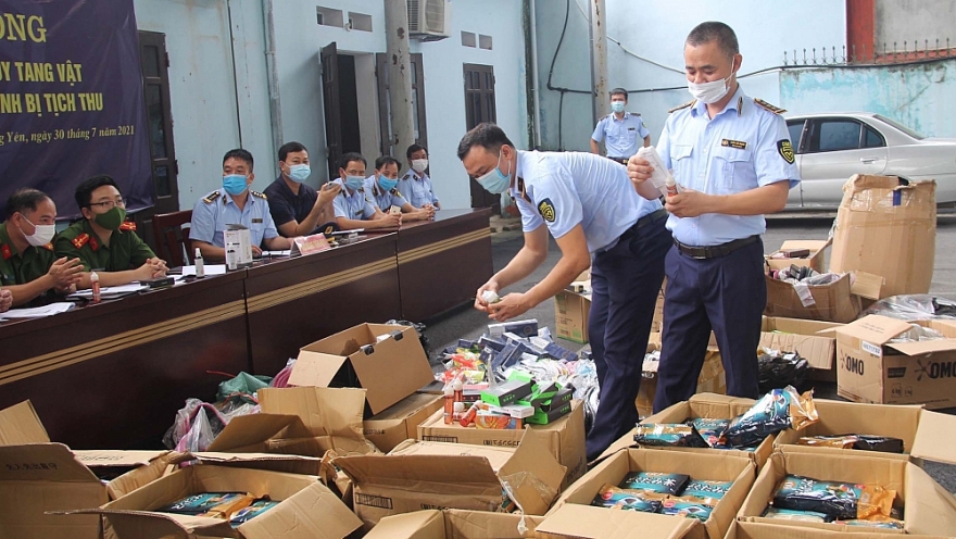 QLTT Hưng Yên tăng cường đấu tranh, xử lý các hành vi vi phạm trong dịp Tết