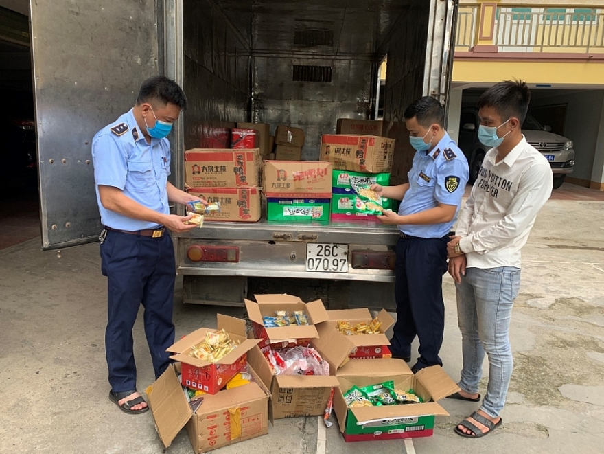 Chống hàng giả dịp cuối năm: Người tiêu dùng là 