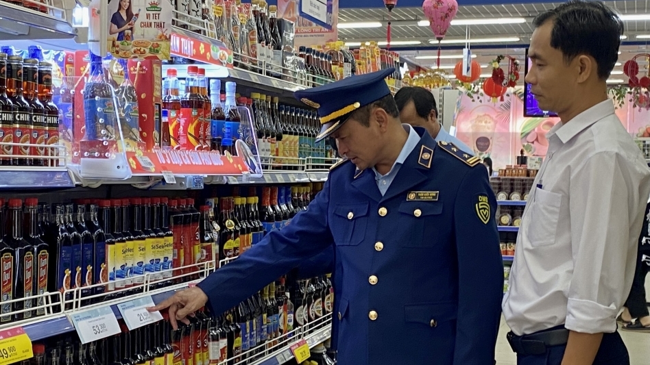 Ký cam kết thực hiện bình ổn thị trường hàng hóa dịp Tết