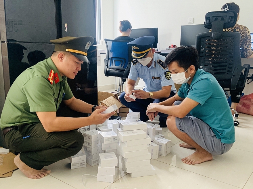 Quyết tâm ngăn chặn việc lợi dụng thương mại điện tử để buôn lậu, gian lận thương mại