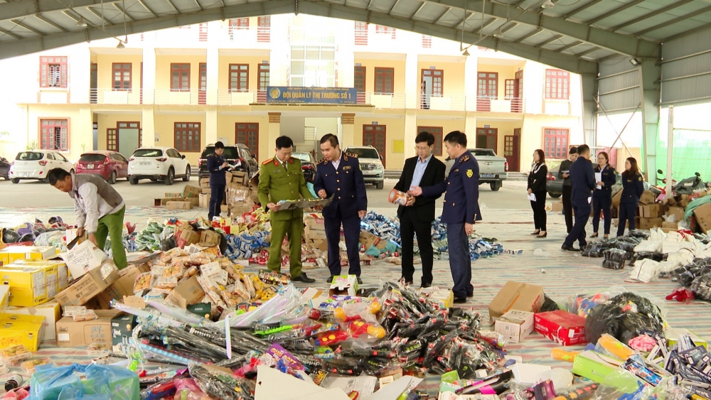 Tiêu hủy lô hàng hóa vi phạm trị giá trên 1,2 tỷ đồng