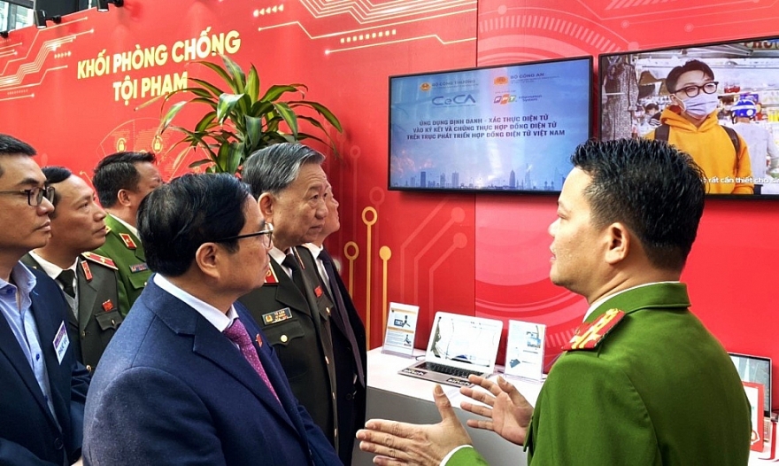 Định danh, xác thực người ký hợp đồng điện tử bằng căn cước gắn chip