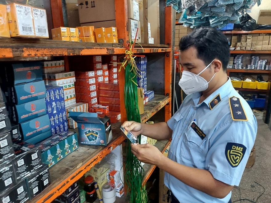 Phát hiện nhiều vi phạm tại Chợ bán phụ tùng xe máy lớn nhất phía Nam