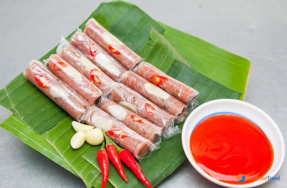 Nem chua Việt Nam vào top món ăn có ớt ngon nhất thế giới