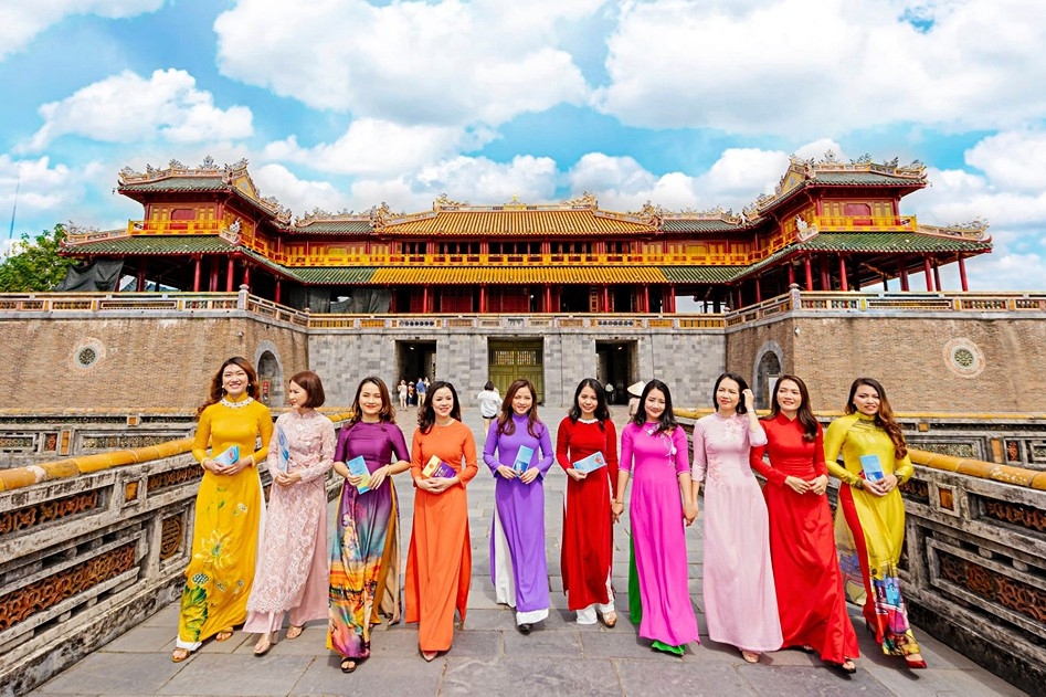 Miễn vé cho nữ du khách mang áo dài tham quan di tích Huế dịp 8/3