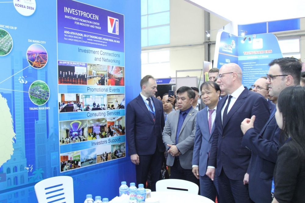 Phó Thủ tướng Liên bang Nga thăm Hội chợ Vietnam Expo 2023