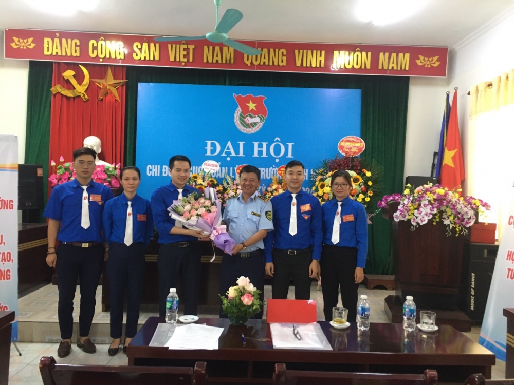 Bảo vệ nền tảng tư tưởng của Đảng: Vai trò tiên phong và giải pháp của Thanh niên Cục Quản lý thị trường Tỉnh Hưng Yên Bảo vệ nền tảng tư tưởng của Đảng: Vai trò tiên phong và giải pháp của Thanh niên Cục Quản lý thị trường Tỉnh Hưng Yên