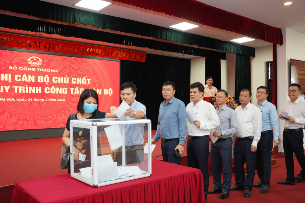 Bộ Công Thương tổ chức Hội nghị cán bộ chủ chốt thực hiện quy trình công tác cán bộ Bộ Công Thương tổ chức Hội nghị cán bộ chủ chốt thực hiện quy trình công tác cán bộ