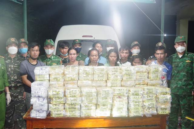 Quảng Trị: Triệt phá đường dây ma túy từ Lào vào Việt Nam, thu giữ 100 kg 'đá'- Ảnh 1.