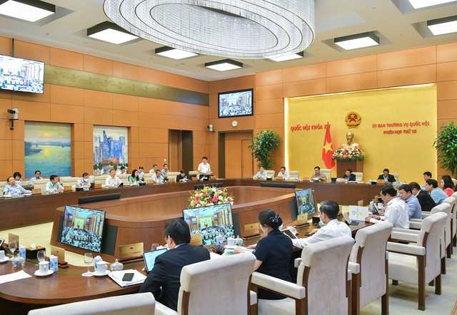 Uỷ ban Thường vụ Quốc hội tiến hành Phiên họp thứ 32- Ảnh 1.