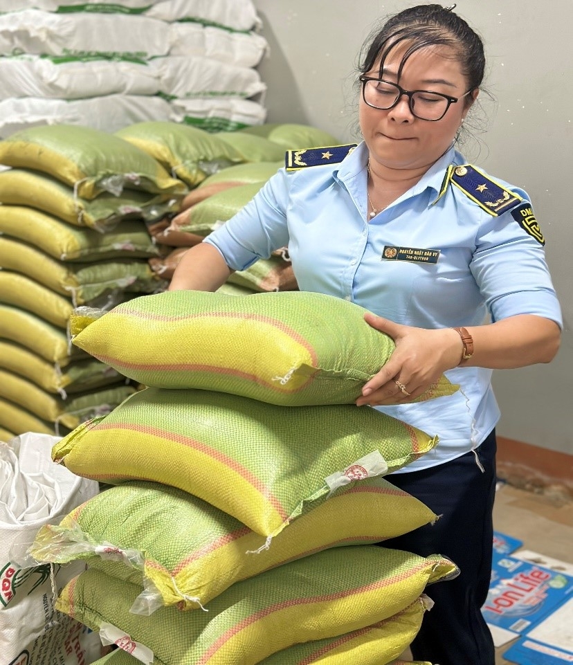 Bảo vệ nền tảng tư tưởng của Đảng, đấu tranh phản bác các quan điểm sai trái thù địch, củng cố niềm tin vào Chủ nghĩa Mác-Lênin, tư tưởng Hồ Chí Minh Bảo vệ nền tảng tư tưởng của Đảng, đấu tranh phản bác các quan điểm sai trái thù địch, củng cố niềm tin vào Chủ nghĩa Mác-Lênin, tư tưởng Hồ Chí Minh