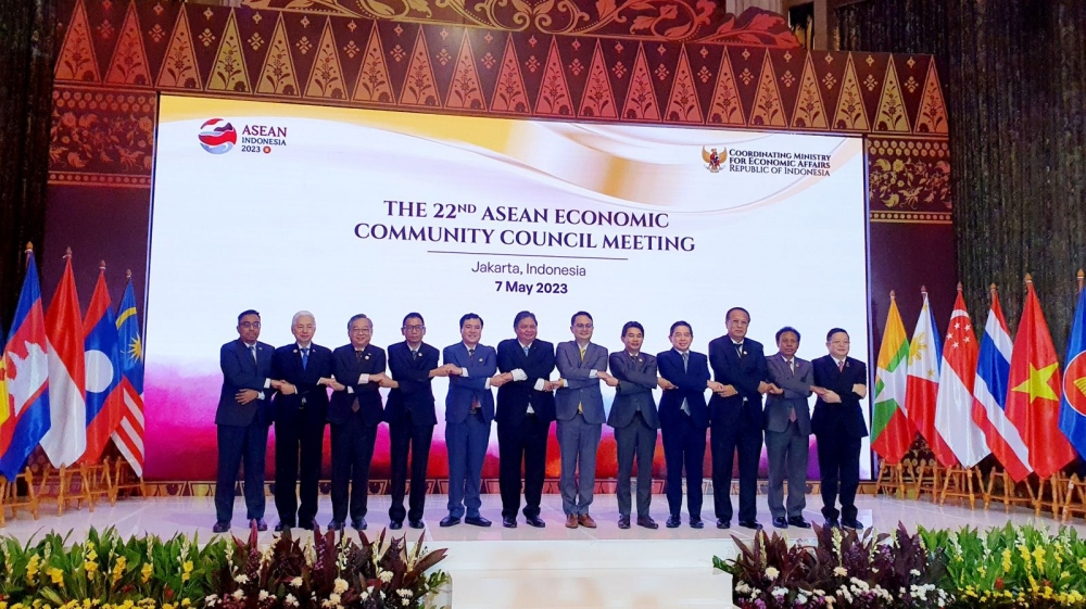 Hội nghị Hội đồng Cộng đồng Kinh tế ASEAN lần thứ 22: phát triển kinh tế bền vững và tăng cường năng lực cạnh tranh khu vực Hội nghị Hội đồng Cộng đồng Kinh tế ASEAN lần thứ 22: phát triển kinh tế bền vững và tăng cường năng lực cạnh tranh khu vực