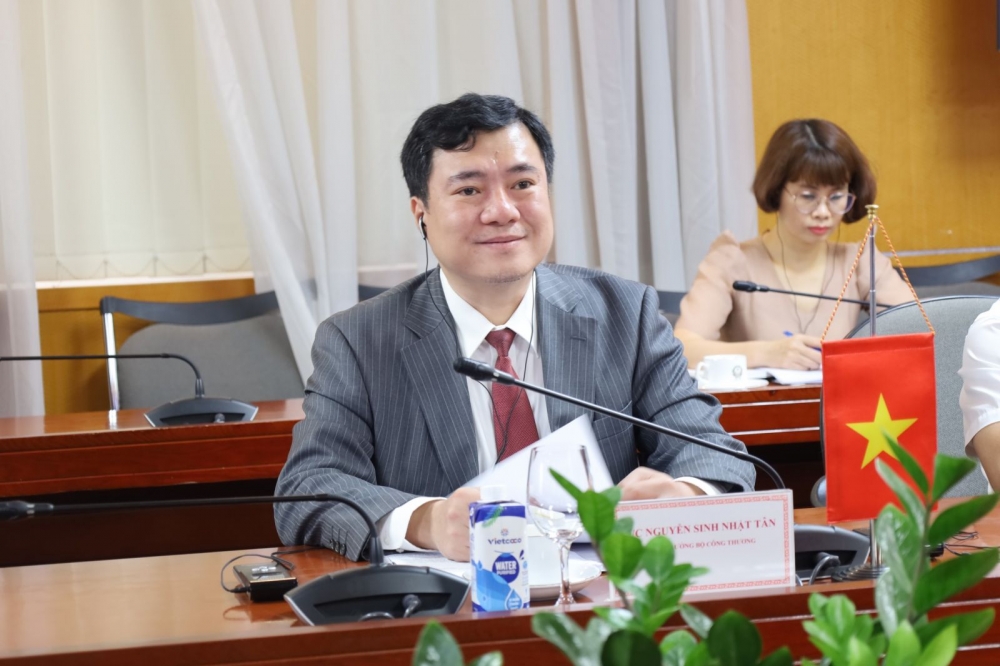 Thứ trưởng Nguyễn Sinh Nhật Tân tiếp đoàn Bộ Công Thương Lào sang học tập kinh nghiệm tổ chức năm Chủ tịch ASEAN Thứ trưởng Nguyễn Sinh Nhật Tân tiếp đoàn Bộ Công Thương Lào sang học tập kinh nghiệm tổ chức năm Chủ tịch ASEAN