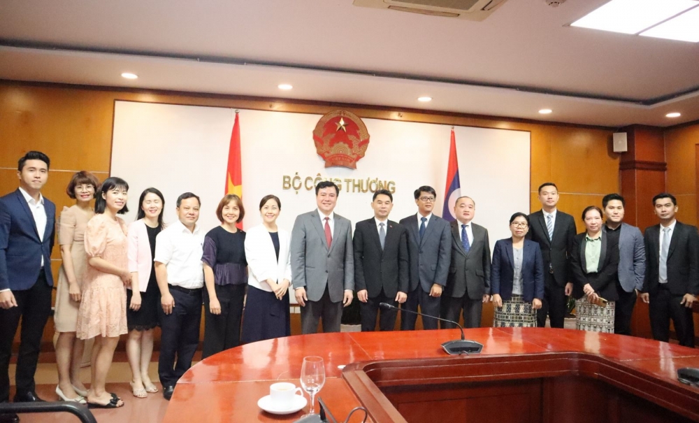 Thứ trưởng Nguyễn Sinh Nhật Tân tiếp đoàn Bộ Công Thương Lào sang học tập kinh nghiệm tổ chức năm Chủ tịch ASEAN Thứ trưởng Nguyễn Sinh Nhật Tân tiếp đoàn Bộ Công Thương Lào sang học tập kinh nghiệm tổ chức năm Chủ tịch ASEAN