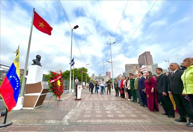 Nhiều hoạt động kỷ niệm Ngày sinh Chủ tịch Hồ Chí Minh tại các nước - Ảnh 4.