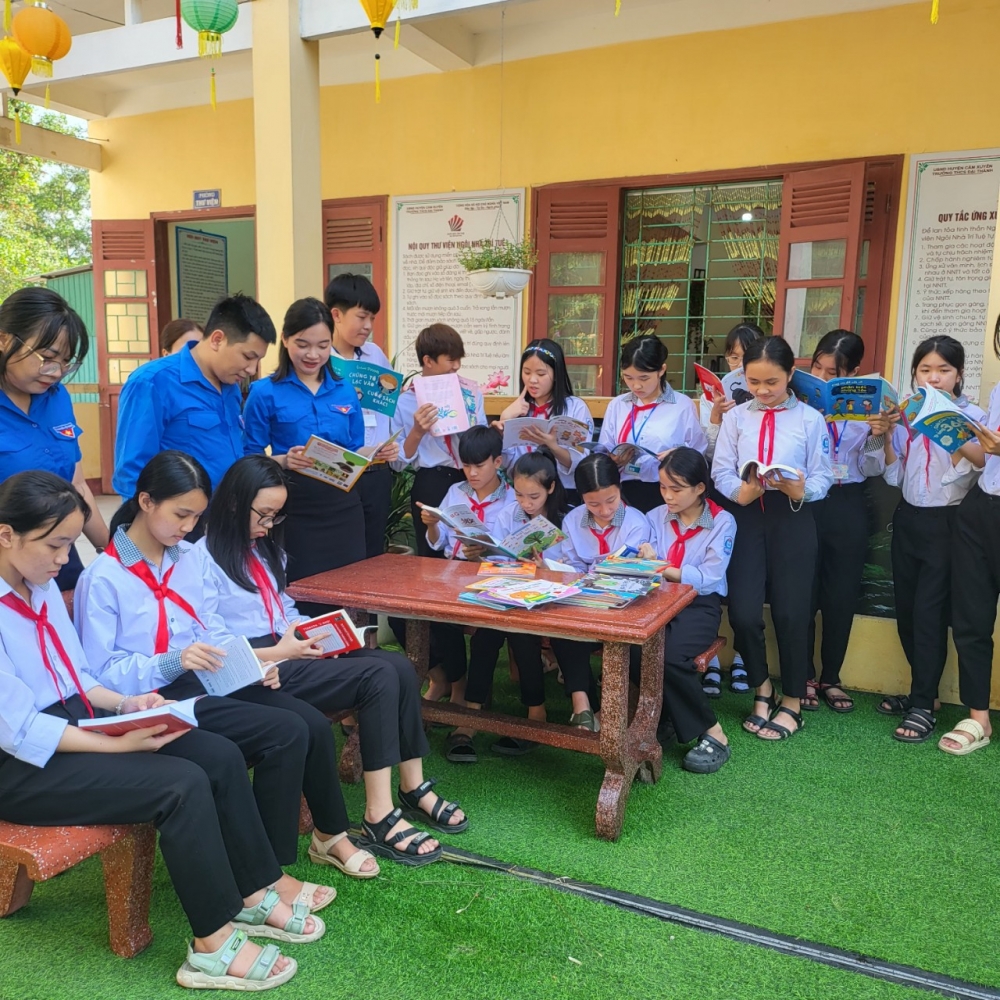 Tổng cục Quản lý thị trường: Trao quà hỗ trợ học sinh, gia đình có hoàn cảnh khó khăn tại Hà Tĩnh