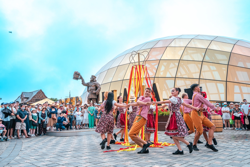 Nhiều địa phương bội thu trong 5 ngày nghỉ lễ 30/4 - 1/5 Nhiều địa phương bội thu trong 5 ngày nghỉ lễ 30/4 - 1/5