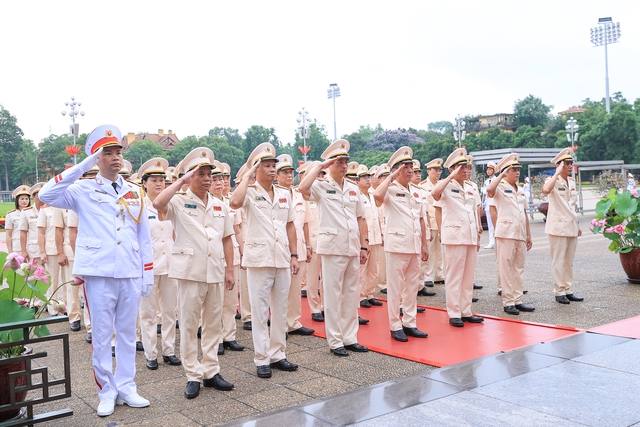 Lãnh đạo Đảng, Nhà nước viếng Chủ tịch Hồ Chí Minh và các Anh hùng liệt sĩ- Ảnh 5. Lãnh đạo Đảng, Nhà nước viếng Chủ tịch Hồ Chí Minh và các Anh hùng liệt sĩ- Ảnh 5.