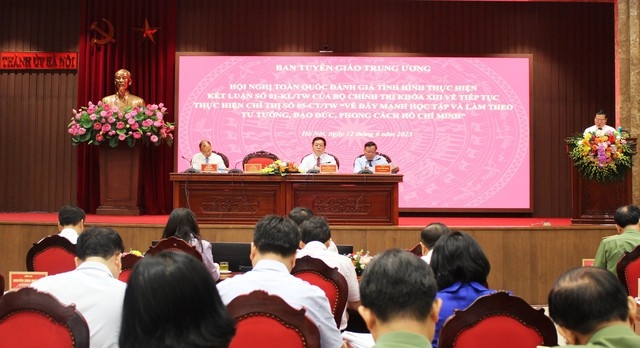 Cán bộ, đảng viên nêu cao tinh thần học tập và làm theo Bác