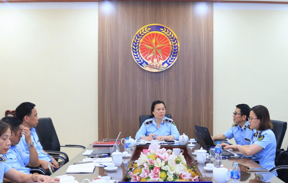 Xây dựng lực lượng lực lượng Quản lý thị trường gắn với nhiệm vụ bảo vệ nền tảng tư tưởng của Đảng Xây dựng lực lượng lực lượng Quản lý thị trường gắn với nhiệm vụ bảo vệ nền tảng tư tưởng của Đảng