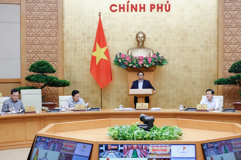 Thủ tướng: Phấn đấu tăng trưởng GDP quý III từ 6,5-7%, giữ đà, giữ nhịp phát triển trong năm 2025- Ảnh 10.