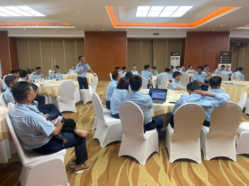 Tập huấn về phòng chống buôn bán trái phép động vật hoang dã và các sản phẩm làm từ ngà voi Tập huấn về phòng chống buôn bán trái phép động vật hoang dã và các sản phẩm làm từ ngà voi