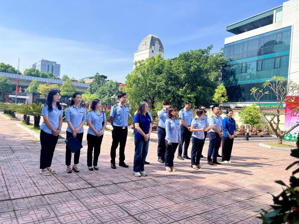 Tuổi trẻ Quản lý thị trường tri ân các anh hùng liệt sỹ, người có công với cách mạng trên địa bàn TP.Hà Nội