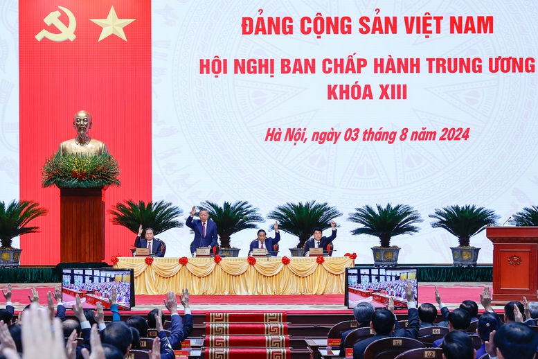 Ban Chấp hành Trung ương Đảng xem xét về công tác cán bộ- Ảnh 1. Ban Chấp hành Trung ương Đảng xem xét về công tác cán bộ- Ảnh 1.