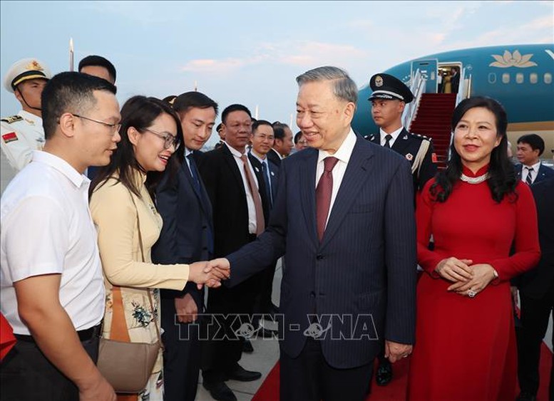 Tổng Bí thư, Chủ tịch nước Tô Lâm gặp gỡ cộng đồng người Việt Nam tại Trung Quốc- Ảnh 4.