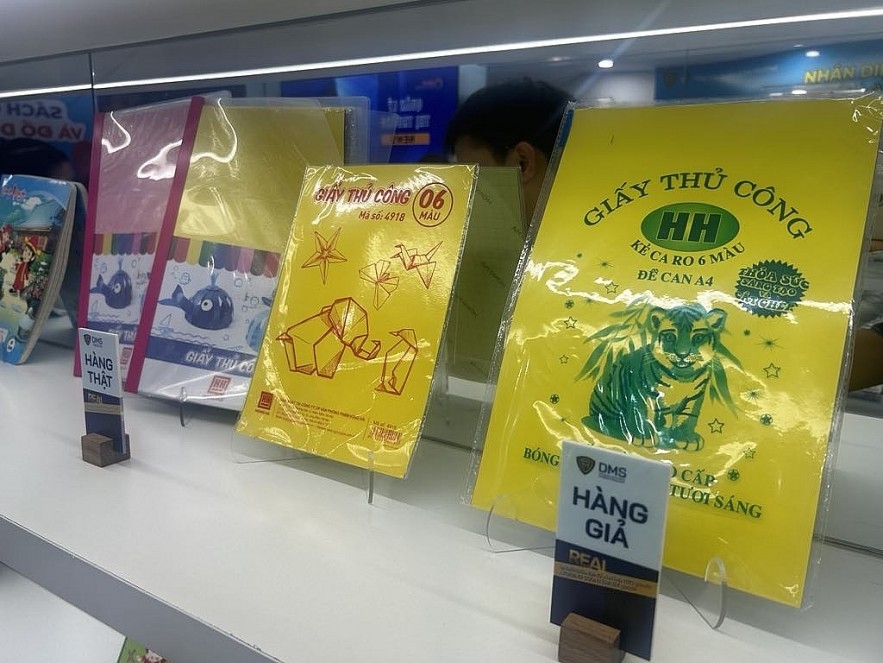 Mở cửa Phòng trưng bày Nhận diện Sách giáo khoa và Đồ dùng học tập