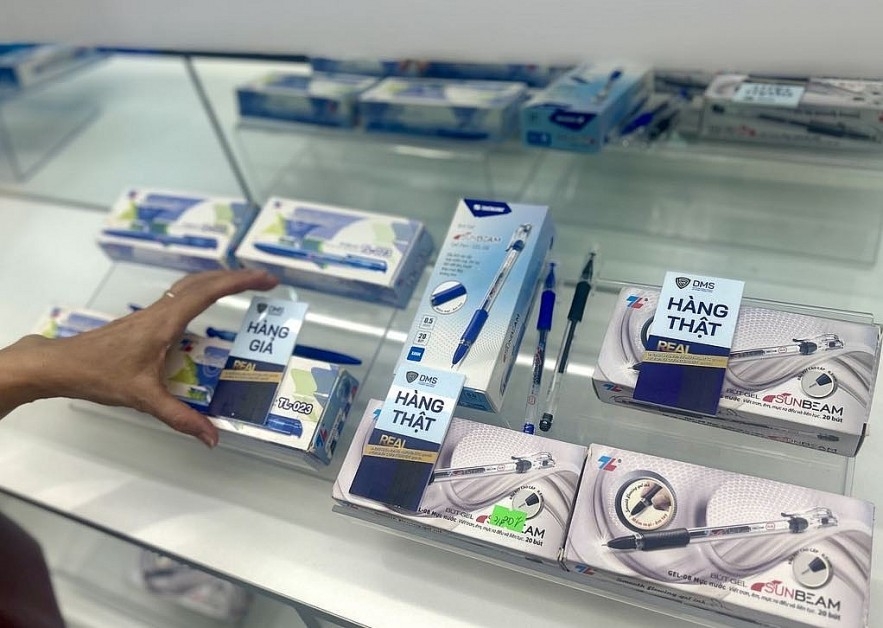 Mở cửa Phòng trưng bày Nhận diện Sách giáo khoa và Đồ dùng học tập