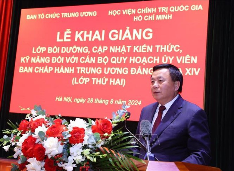 Khai giảng Lớp thứ hai bồi dưỡng cán bộ quy hoạch Ủy viên Ban Chấp hành Trung ương Đảng khóa XIV- Ảnh 4.