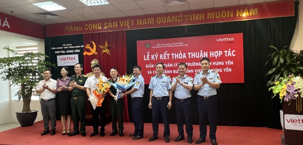 Lễ ký kết thoả thuận hợp tác giữa Cục QLTT tỉnh Hưng Yên và Chi nhánh Viettel Post Hưng Yên Lễ ký kết thoả thuận hợp tác giữa Cục QLTT tỉnh Hưng Yên và Chi nhánh Viettel Post Hưng Yên