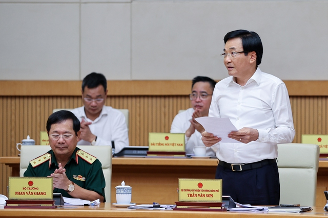 Thủ tướng: Các bộ trưởng phải trực tiếp phụ trách và chịu trách nhiệm về công tác xây dựng pháp luật - Ảnh 4. Thủ tướng: Các bộ trưởng phải trực tiếp phụ trách và chịu trách nhiệm về công tác xây dựng pháp luật - Ảnh 4.