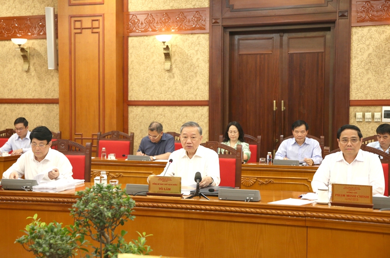 Bộ Chính trị cho ý kiến về dự thảo Báo cáo đánh giá 5 năm thực hiện Chiến lược phát triển KT-XH- Ảnh 2. Bộ Chính trị cho ý kiến về dự thảo Báo cáo đánh giá 5 năm thực hiện Chiến lược phát triển KT-XH- Ảnh 2.