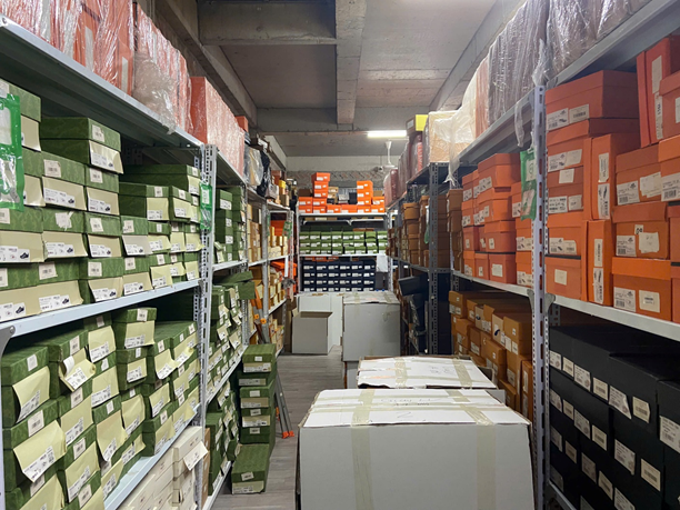 Kiểm tra, tạm giữ trên 9.000 sản phẩm giả mạo nhãn hiệu và hàng hóa không rõ nguồn gốc xuất xứ bán trên các nền tảng TMĐT Kiểm tra, tạm giữ trên 9.000 sản phẩm giả mạo nhãn hiệu và hàng hóa không rõ nguồn gốc xuất xứ bán trên các nền tảng TMĐT