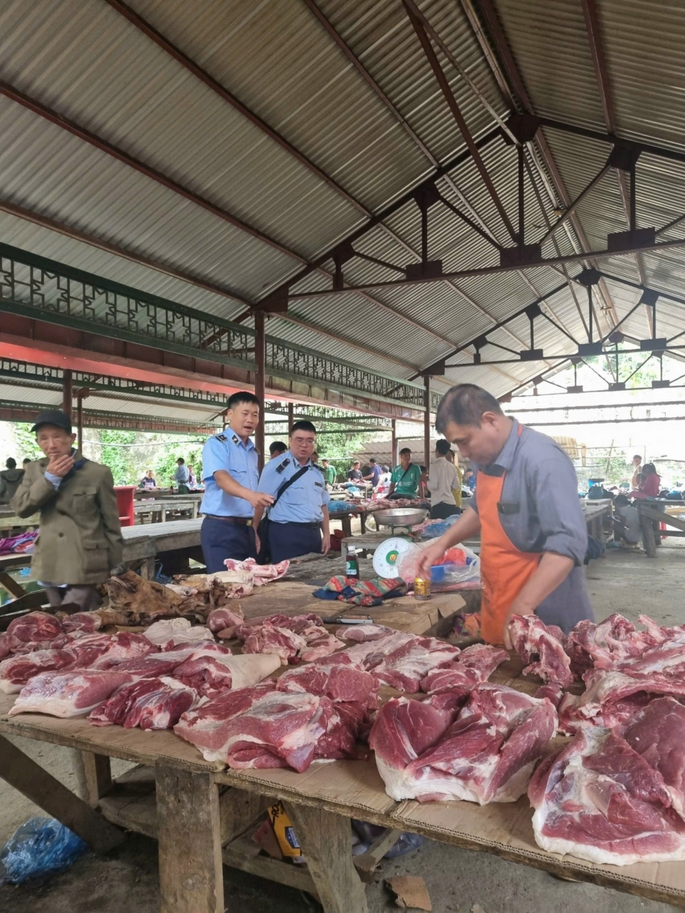 Cục QLTT tỉnh Lào Cai: Tăng cường kiểm tra, giám sát thị trường trước hậu quả của cơn bão số 3 Cục QLTT tỉnh Lào Cai: Tăng cường kiểm tra, giám sát thị trường trước hậu quả của cơn bão số 3