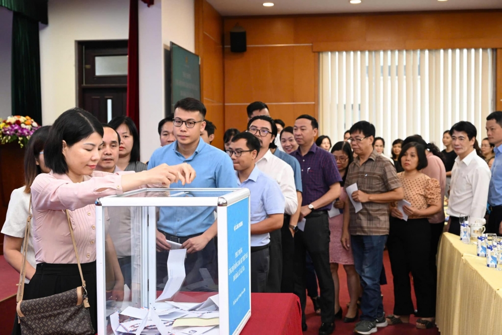 Phát huy truyền thống đoàn kết, tương thân tương ái của công chức ngành Công Thương Phát huy truyền thống đoàn kết, tương thân tương ái của công chức ngành Công Thương