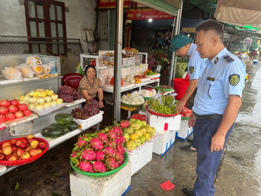 Bộ Công Thương yêu cầu tăng cường công tác cung ứng hàng hóa thiết yếu phục vụ nhân dân các địa phương Bộ Công Thương yêu cầu tăng cường công tác cung ứng hàng hóa thiết yếu phục vụ nhân dân các địa phương