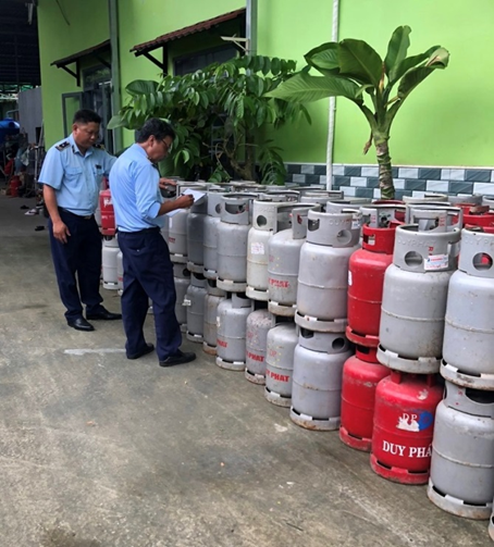 Kiên Giang: Tạm giữ 140 chai LPG có dấu hiệu trao đổi, lưu giữ, thu gom chai LPG không thuộc sở hữu Kiên Giang: Tạm giữ 140 chai LPG có dấu hiệu trao đổi, lưu giữ, thu gom chai LPG không thuộc sở hữu