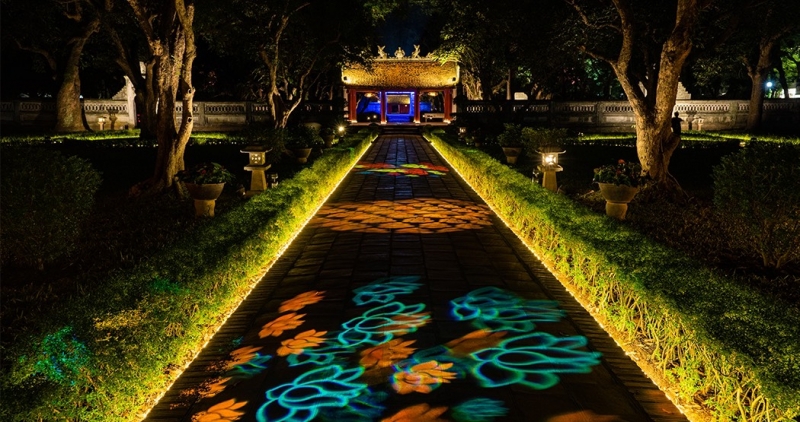 Tour du lịch ban đêm của Văn Miếu - Quốc Tử Giám Tour du lịch ban đêm của Văn Miếu - Quốc Tử Giám