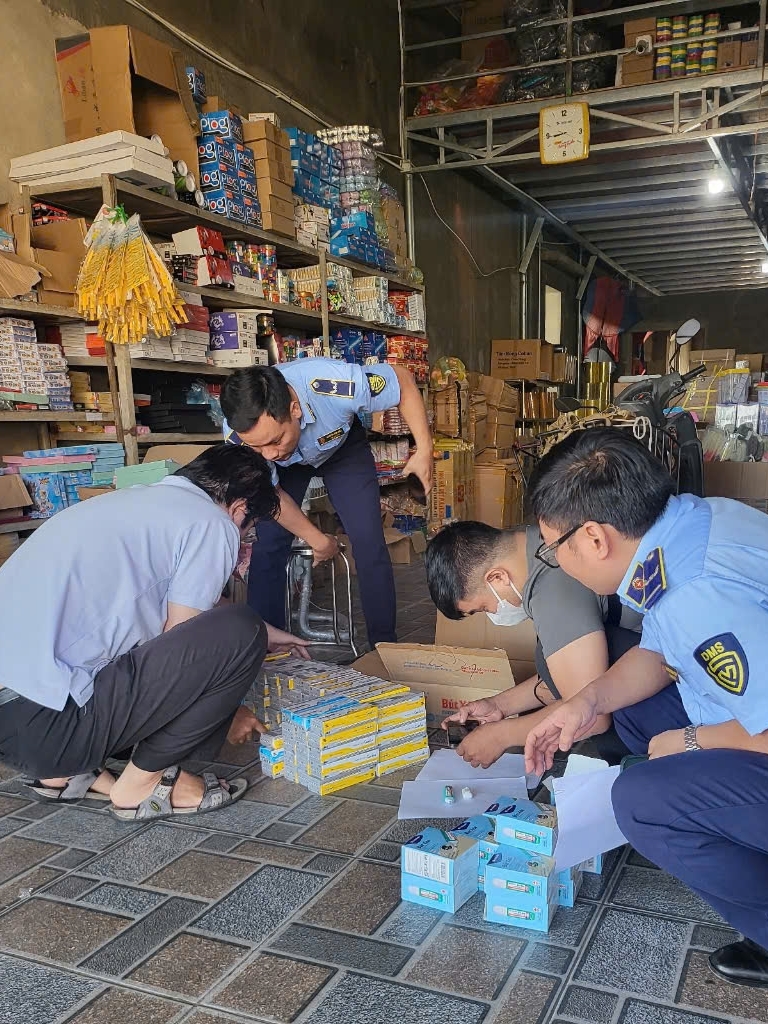 Thái Nguyên: Phát hiện, xử lý gần 3.000 sản phẩm bút các loại giả mạo nhãn hiệu Thiên Long và TL